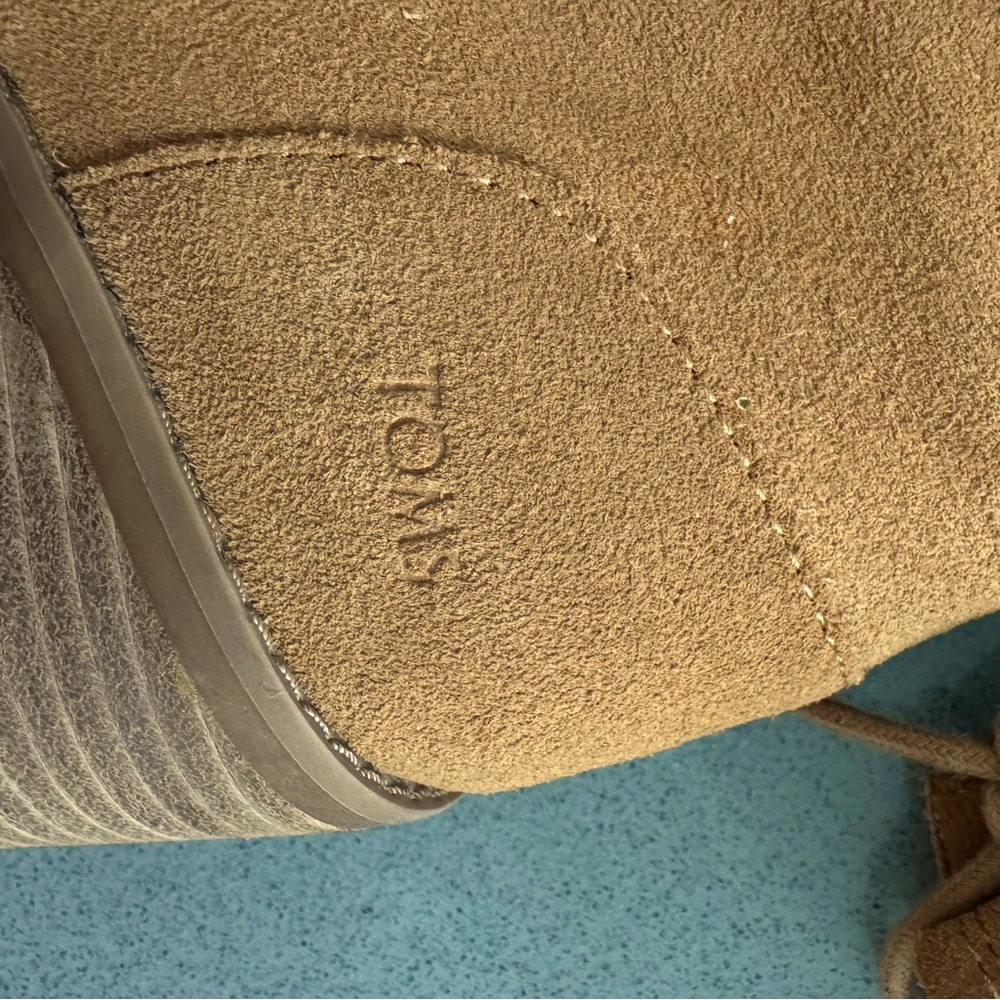 Toms Ankle Boot - Picture 6 of 9